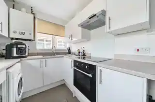 21 Hatherley Crescent, photo 3