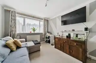 21 Hatherley Crescent, photo 2