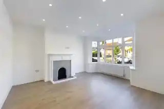 21 Hawthorn Drive, photo 2