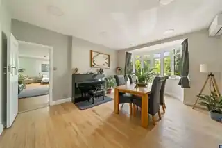 21 Howard Close, photo 3