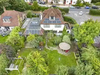 21 Howard Close, photo 2