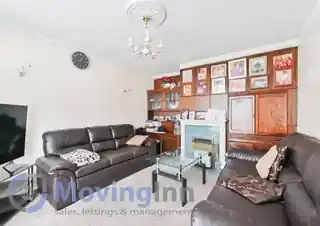 21 Howbury Road, photo 3