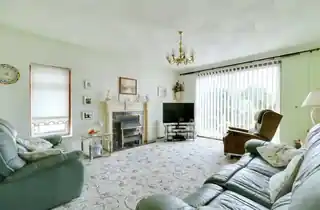 21 King Edward Avenue, photo 4