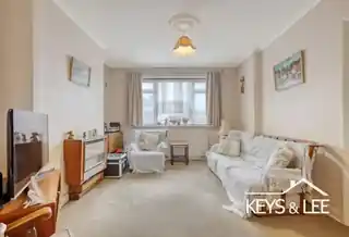 21 Larchwood Close, photo 4
