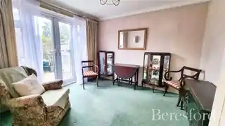 21 Lawrence Crescent, photo 4
