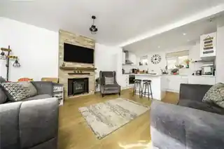 21 Midleton Road, photo 3