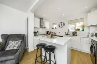 21 Midleton Road, photo 4