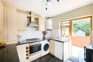 21 Millbrook Gardens, photo 4