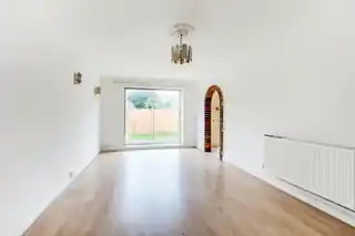 21 Mulberry Crescent, photo 3