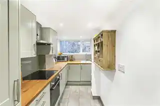 21 Norroy Road, photo 3