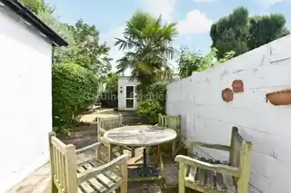 21 Princes Gardens, photo 4