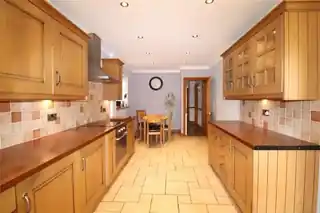 21 Priory Drive, photo 3