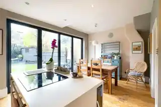 21 Towton Road, photo 2