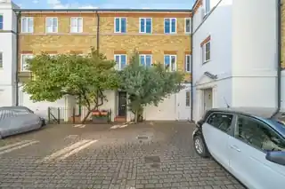 21 Vestry Mews, photo 4