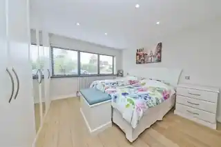 21 Vinlake Avenue, photo 3