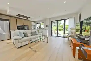 21 Vinlake Avenue, photo 2