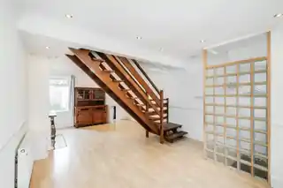 21 Woodend Road, photo 2