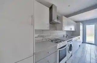 21 Worcester Close, photo 3