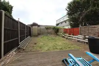 210 Bracondale Road, photo 4