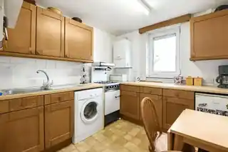 210 Salisbury Walk, photo 4
