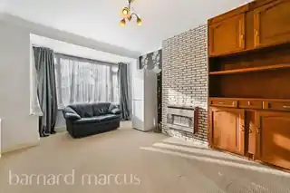 210 Stafford Road, photo 3