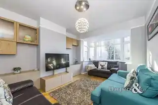 210 Upton Road South, photo 4
