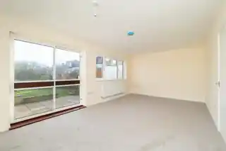 211 Bridgewood Road, photo 3