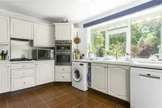 211 Farley Road, photo 3