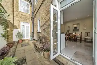 211 Felsham Road, photo 3