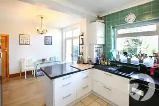212 Court Road, photo 3