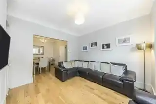 212 Malpas Road, photo 2