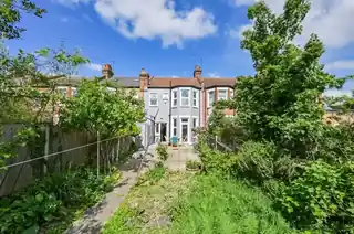 212 Sirdar Road, photo 3