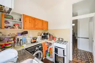 212 Sirdar Road, photo 4