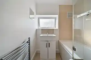 215 Colney Hatch Lane, photo 4