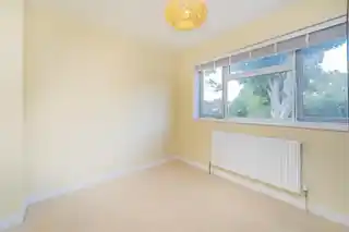 216 Staines Road, photo 4