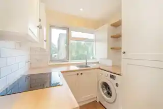 216 Staines Road, photo 3