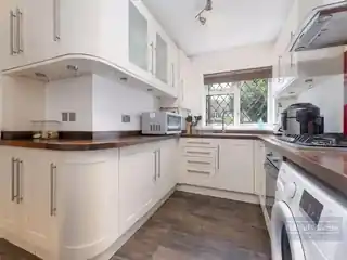 217 Limpsfield Road, photo 3