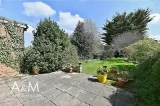 218 Ashurst Drive, photo 3