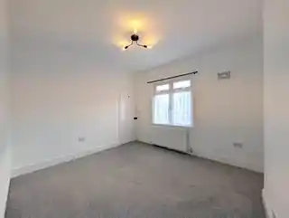 219 Staines Road, photo 3