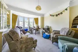 219A Fox Lane, photo 2