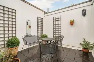 21A Harley Place, photo 2