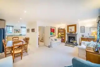 21A Harley Place, photo 3