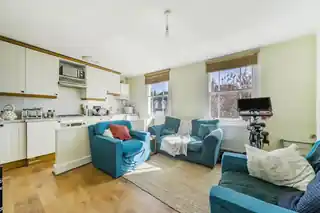 21C Cranfield Road, photo 4