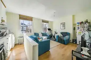 21C Cranfield Road, photo 2