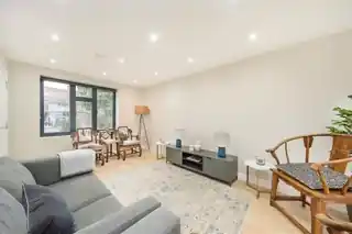 22 Alderbury Road, photo 4