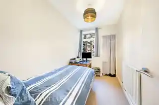 22 Arnewood Close, photo 4