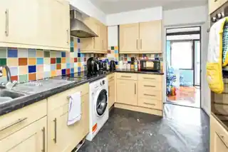 22 Braemar Avenue, photo 4