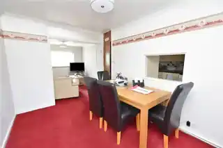 22 Braemar Avenue, photo 3
