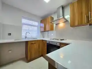22 Broad Oak Close, photo 2