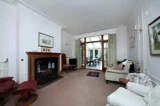 22 Carbery Avenue, photo 3